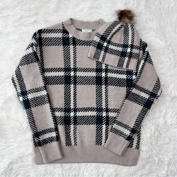 Christian Siriano black and tan plaid sweater with matching hat crewneck… - Picture 1 of 10